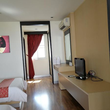 Panatara Hotel 춤폰 외부 사진