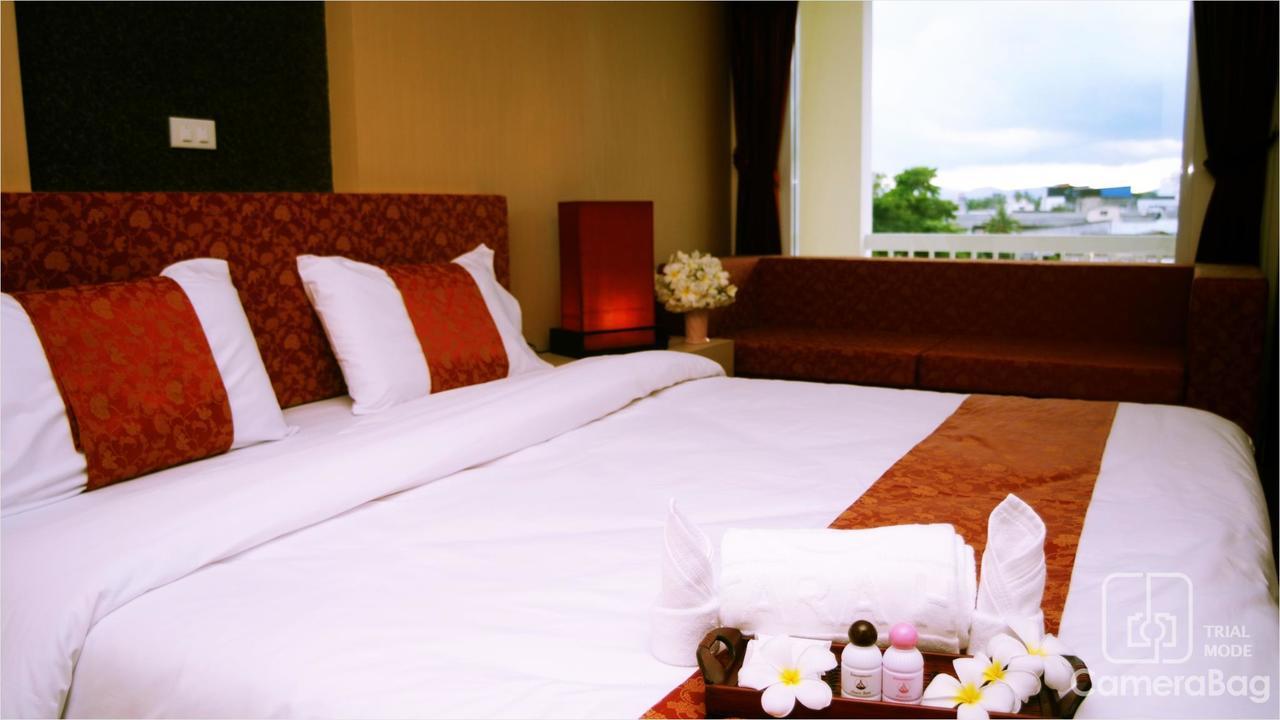 Panatara Hotel 춤폰 외부 사진