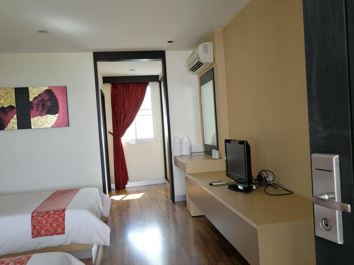Panatara Hotel 춤폰 외부 사진
