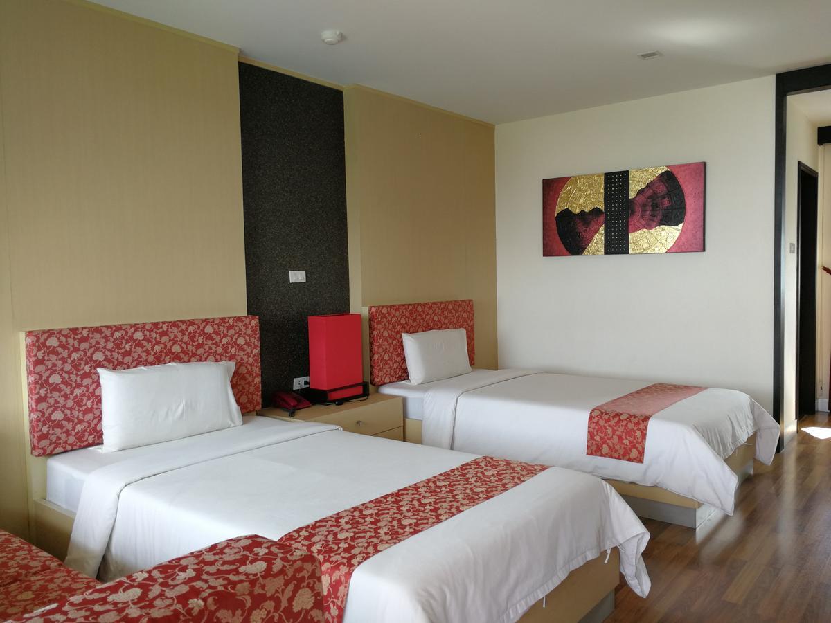 Panatara Hotel 춤폰 외부 사진